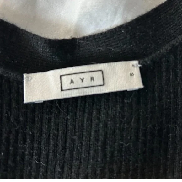 AYR 90s Sweater Vest - Picture 5 of 7